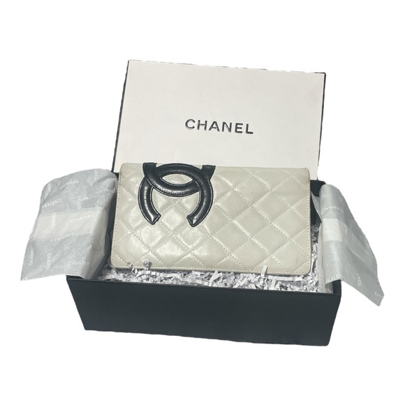 Authentic Chanel White Cambon Long Quilted Wallet w/ Chain & Authentic Box - Picture 1 of 16